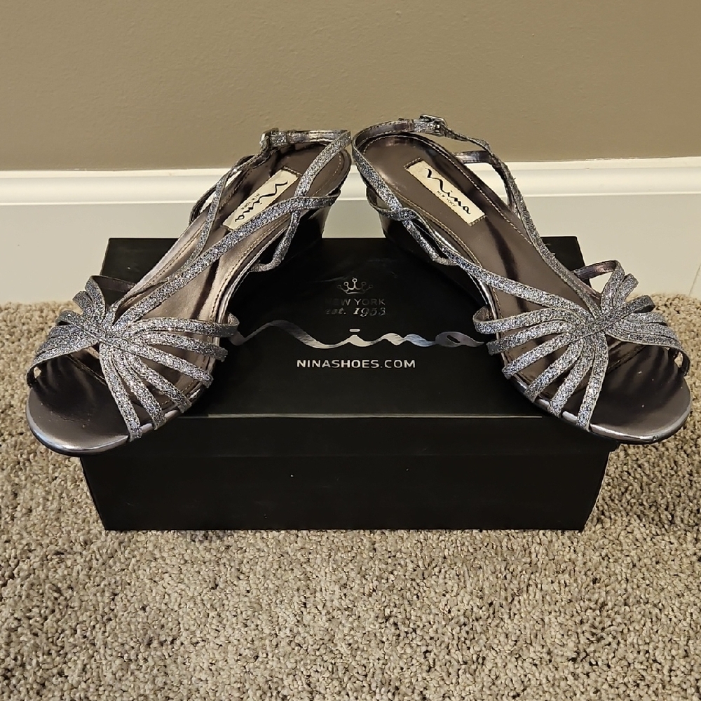 Nina Women's Pewter Strappy Sandals Size 8M
